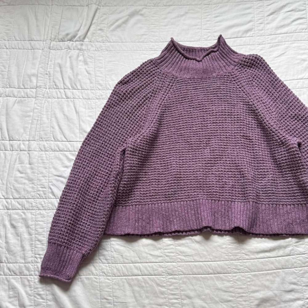 knit funnel neck sweater American Eagle womens L purple cropped waffle boxy